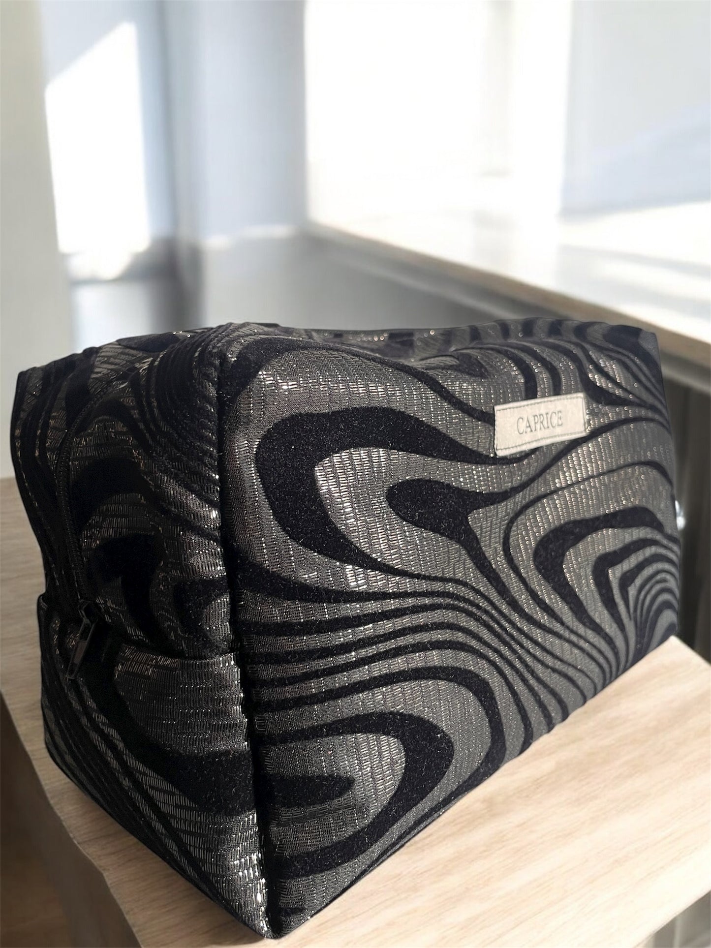 La trousse de toilette Lava