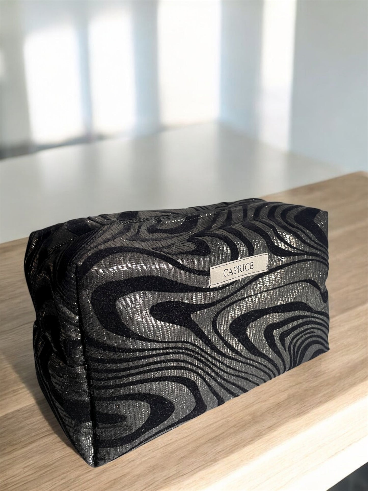 La trousse de toilette Lava